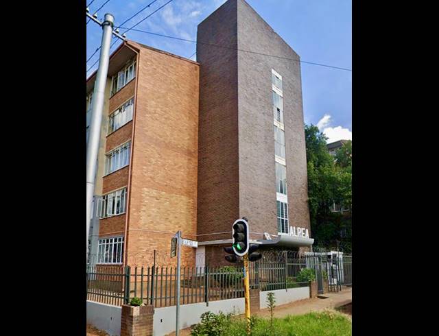 5 BEDROOM APARTMENT FOR SALE IN SUNNYSIDE